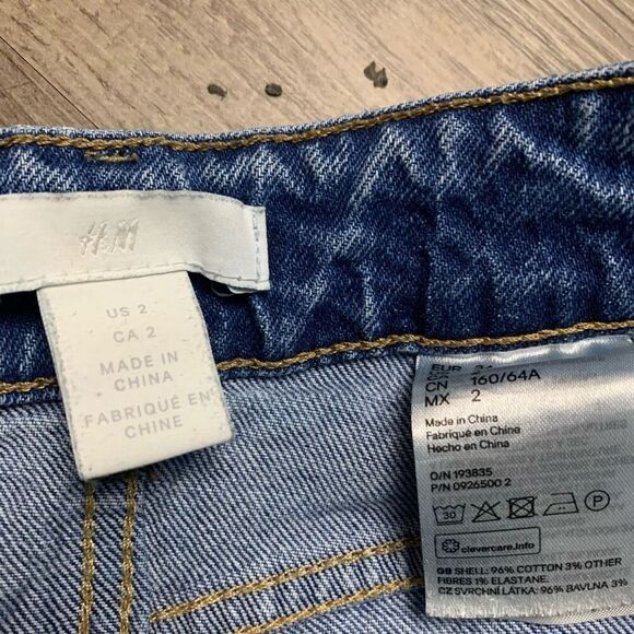 H&M Medium Wash High Rise Waisted Mom Jeans 0 Straight - Picture 4 of 9